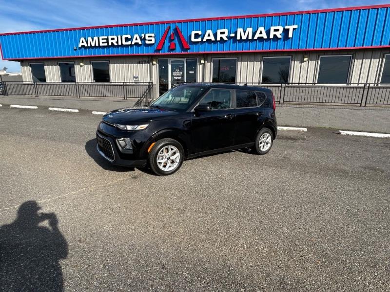 2022 Kia Soul LX's photo