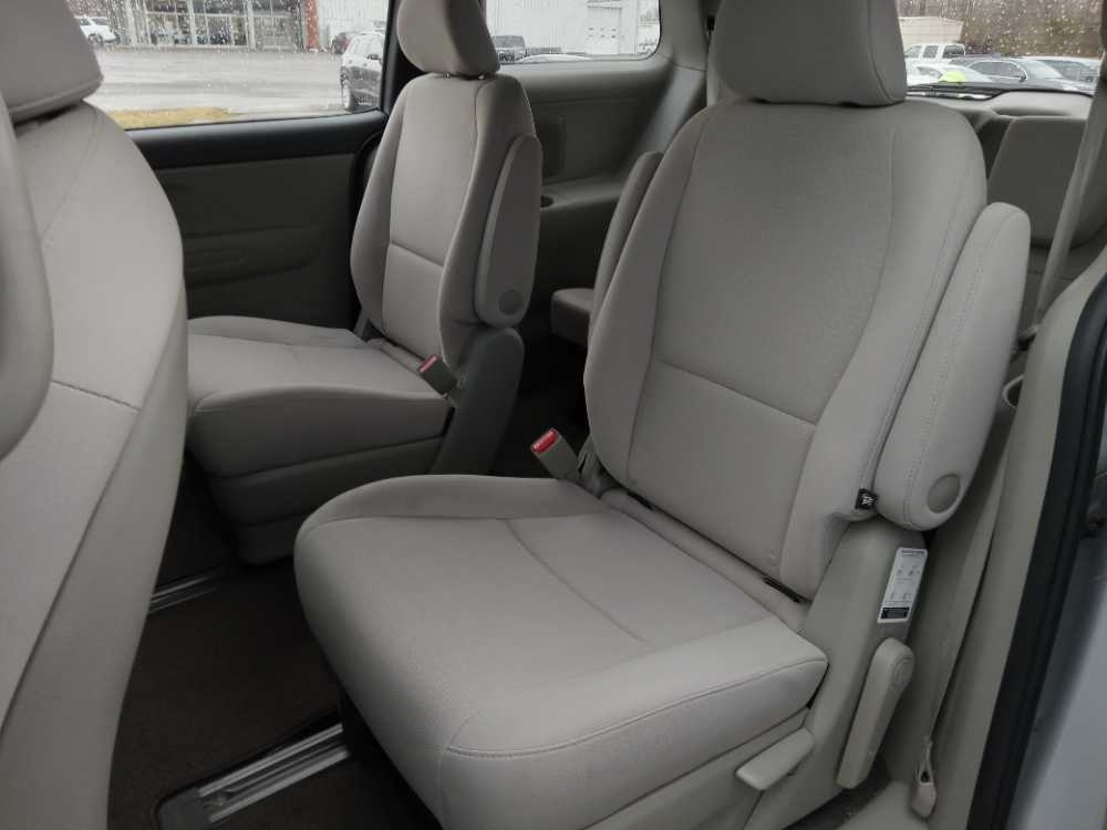 KIA SEDONA EX; LX; L