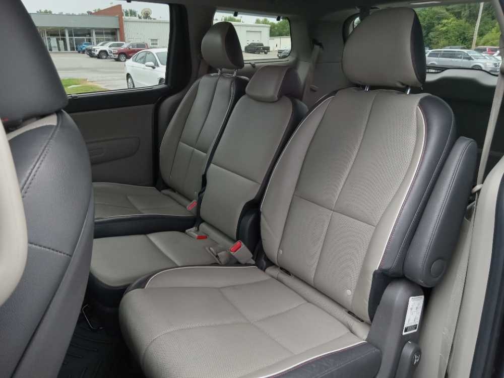 KIA SEDONA EX; LX
