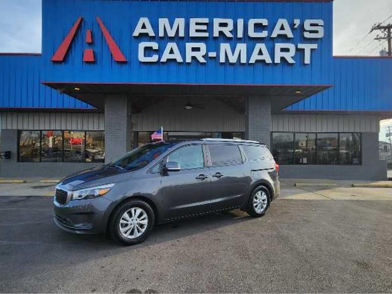 2017 Kia Sedona LX's photo