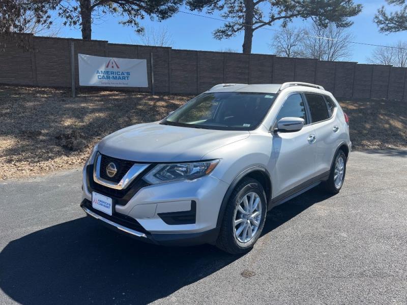 2020 Nissan Rogue SV's photo
