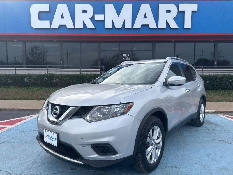 2015 Nissan Rogue SV's photo