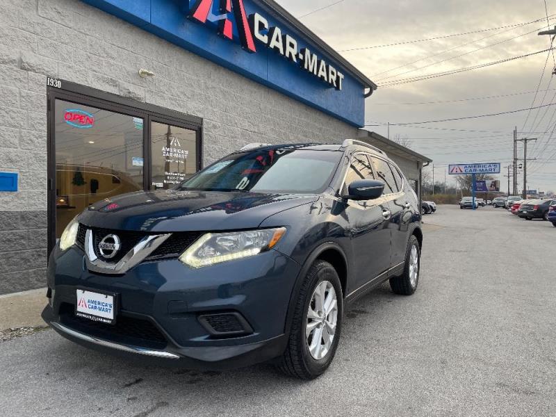 2015 Nissan Rogue SV's photo