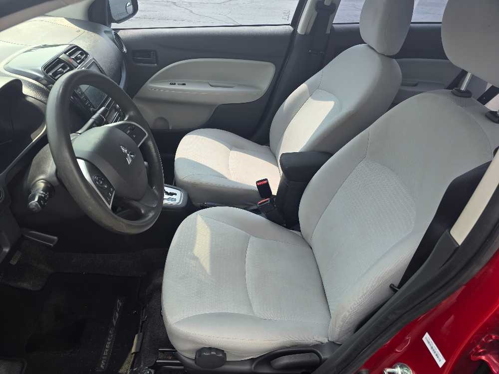 MITSUBISHI MIRAGE G4 LE; ES