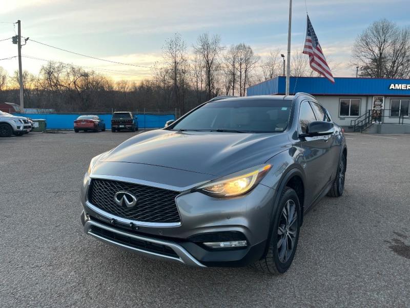 2017 INFINITI QX30 Premium's photo